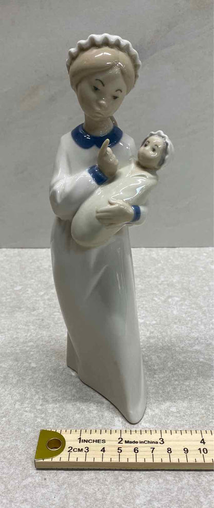 Rex Valentina Figurine