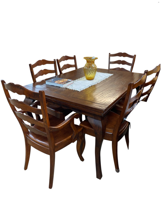 Mackenzie Dow Table & 6 Chairs + 2 Leafs