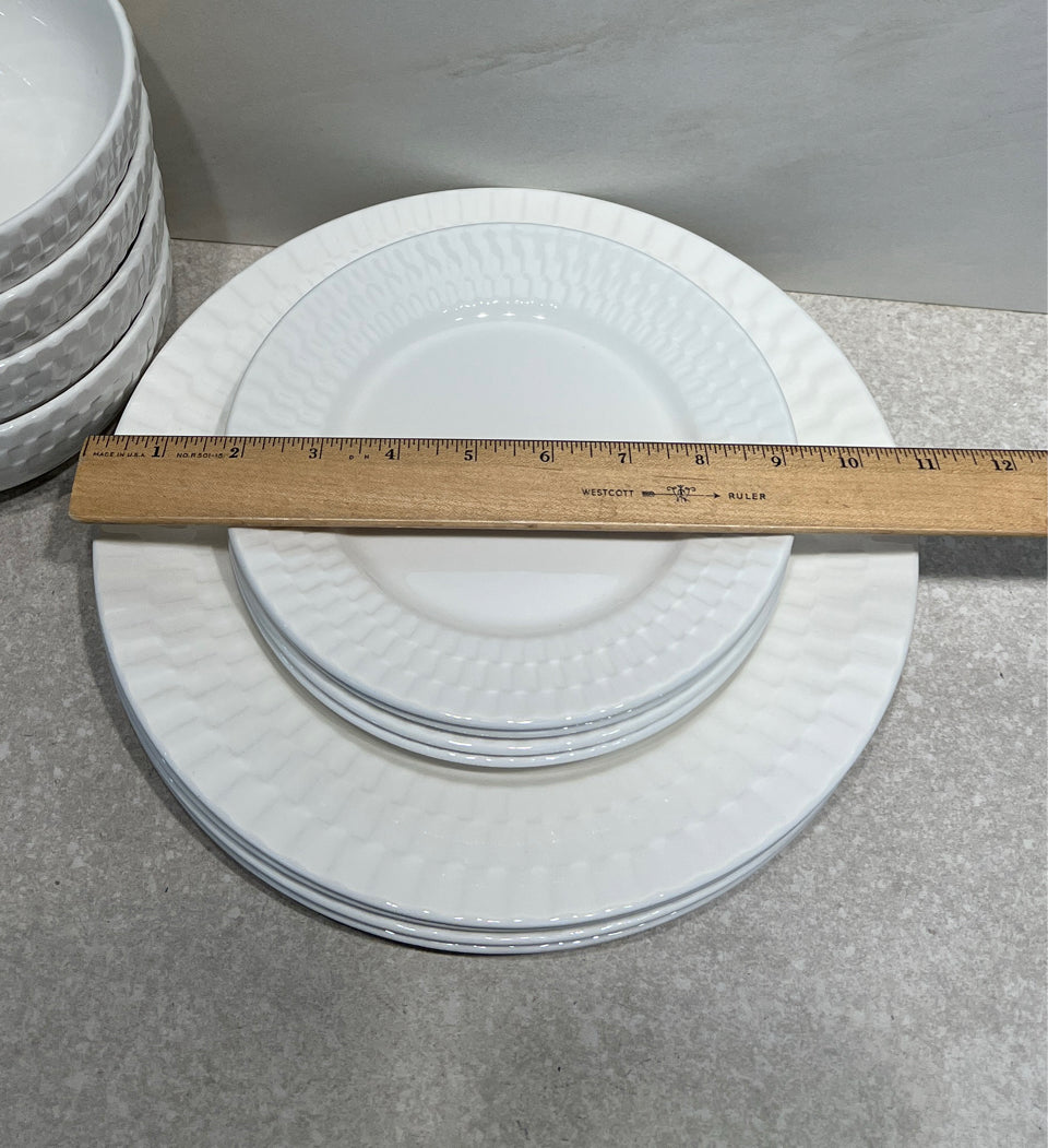 Set of 12 Pfaltzgraff Dishes