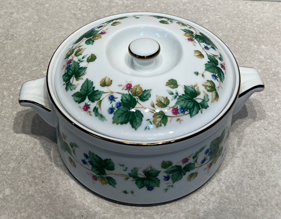 Covered Adndrea Bowl