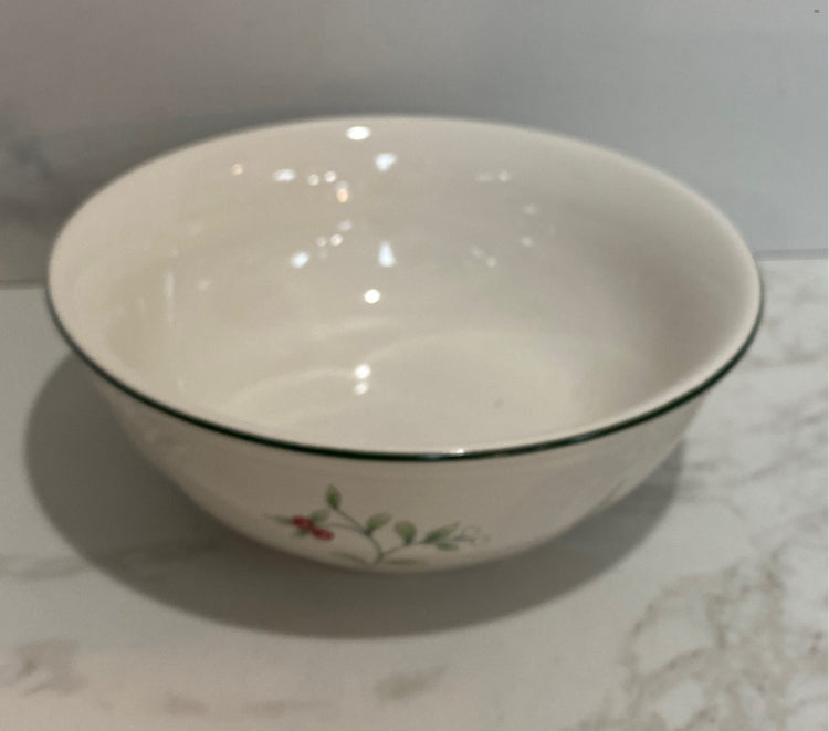 Pfaltzgraff Winterberry Dinnerware Set