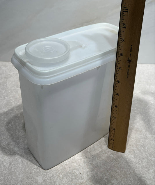 Tupperware Container