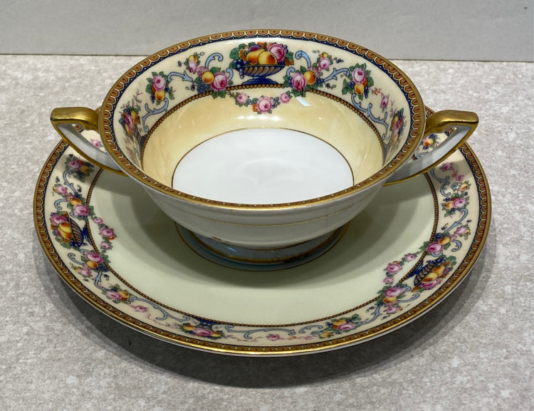 Bavaria Cream Soup with Underplate