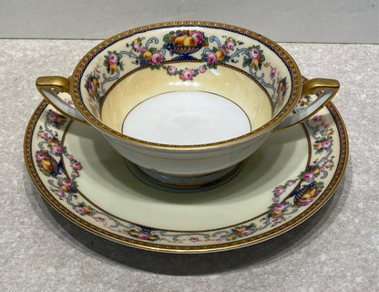 Bavaria Cream Soup with Underplate