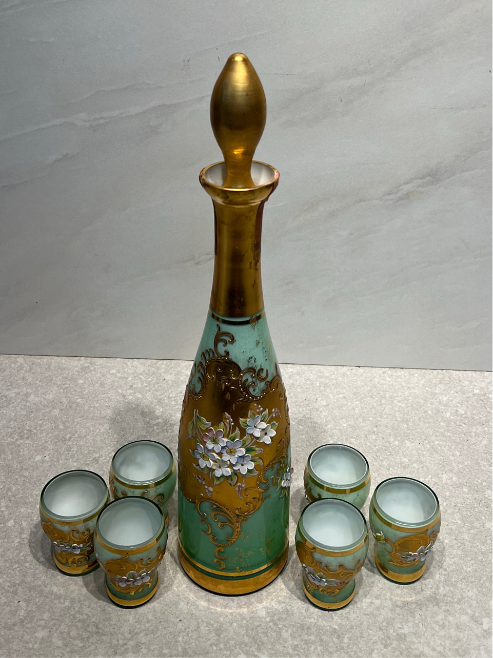 Decanter Bottle and 6 Glasses