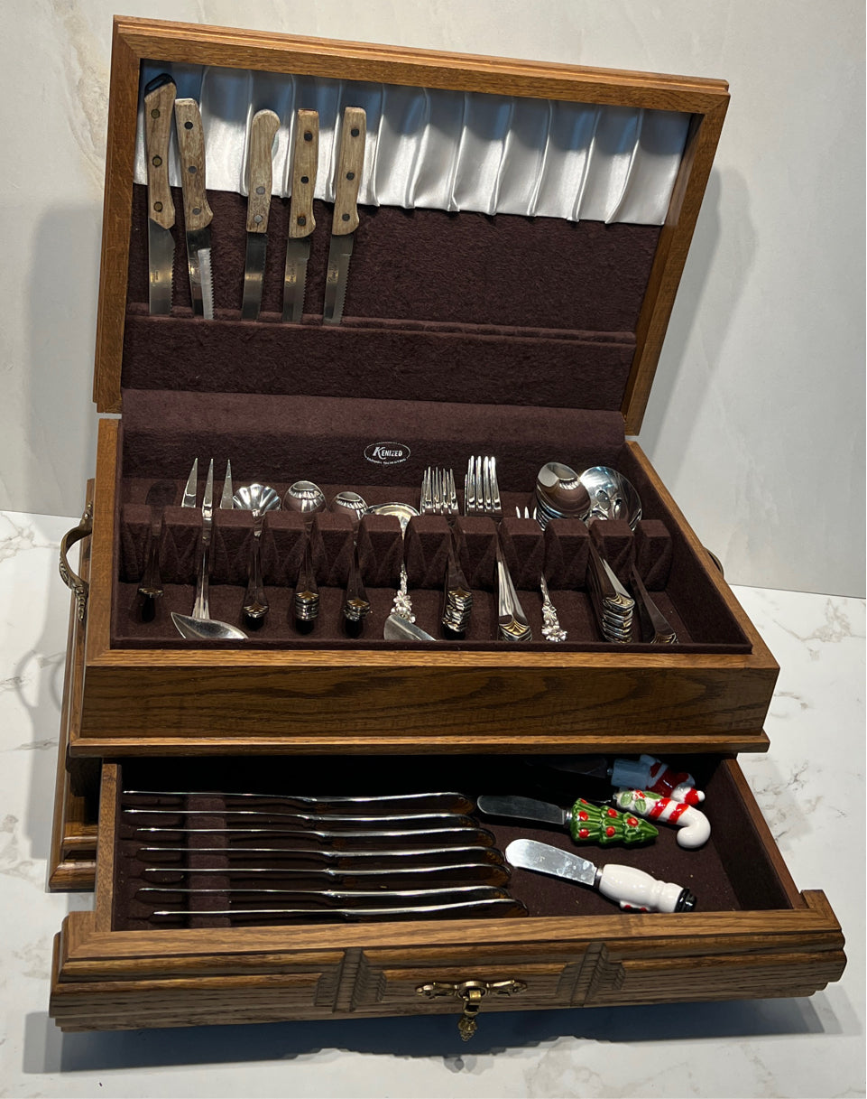 Wallace Silverware Set With Case