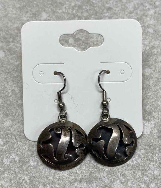 Stelring Earrings