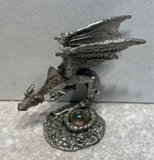 Pewter Figurie