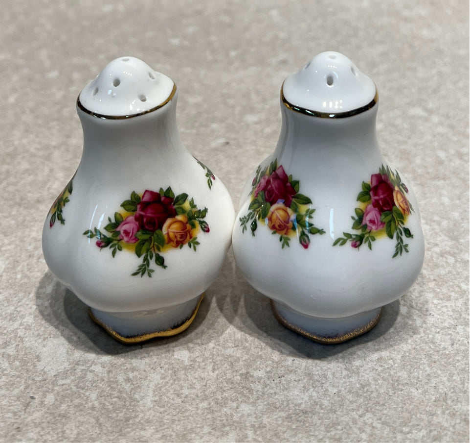 Royal Albert S + P