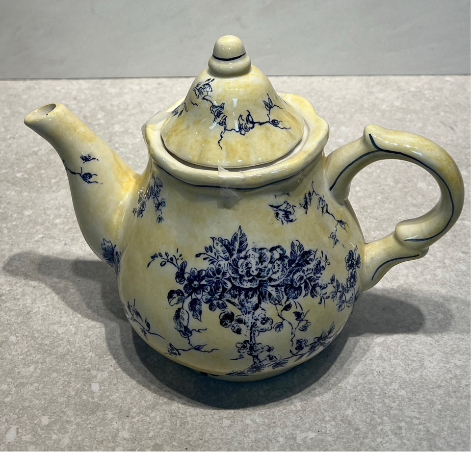 Yellow Toile Teapot