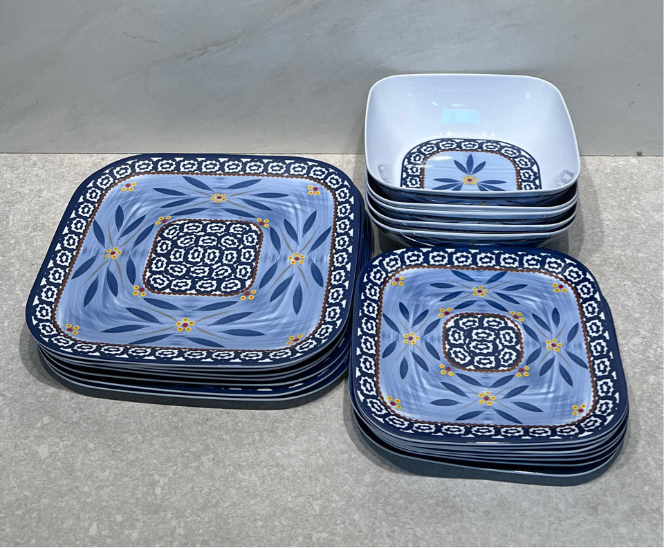 Temptations Plastic Dinnerware Set