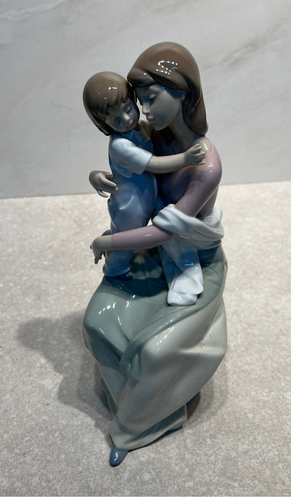 Lladro "A Mother's love" 6634