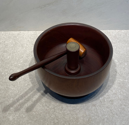 Nutcracker Set With Collectable Coin