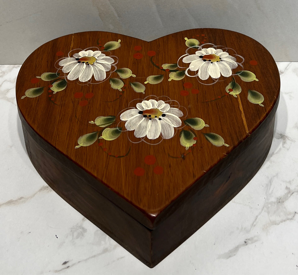 Kimplen Heart Covered Dish