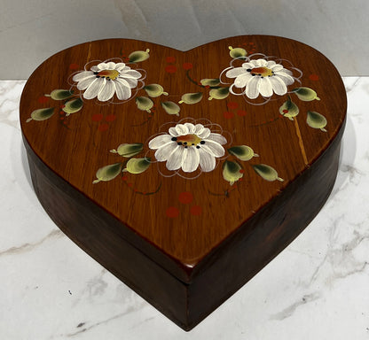 Kimplen Heart Covered Dish