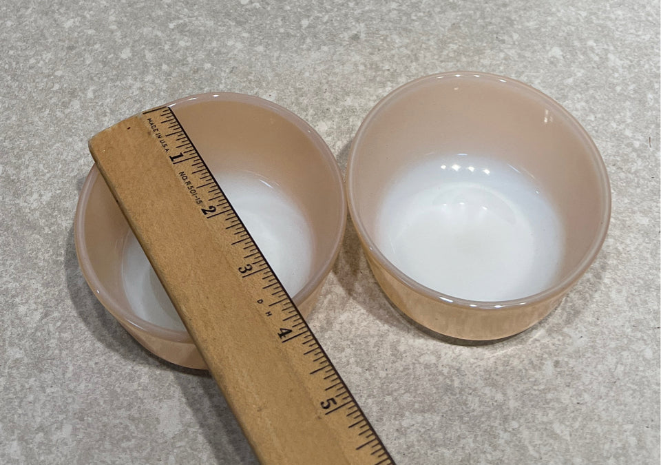 Se of 2 Anchor Hocking Dishes