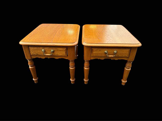 Set of 2 End Tables