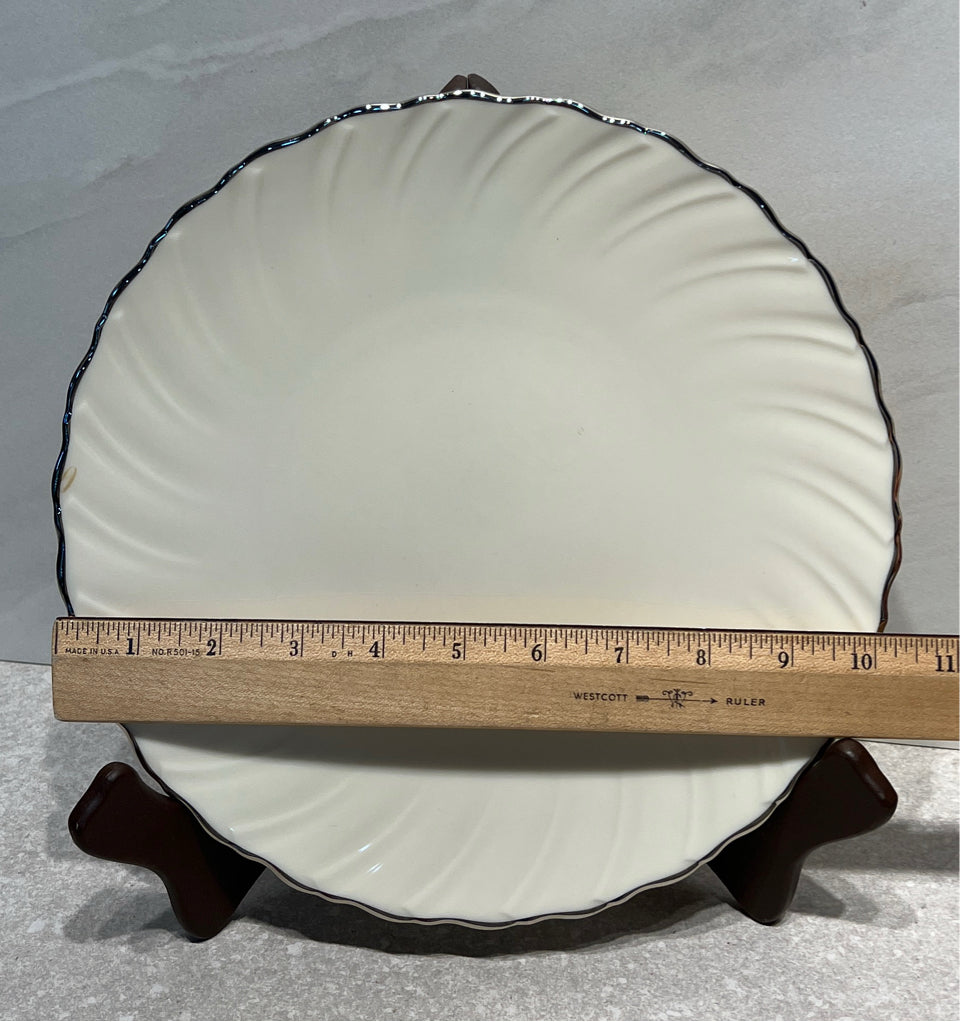 Set of 16 Lenox Weatherly Plates