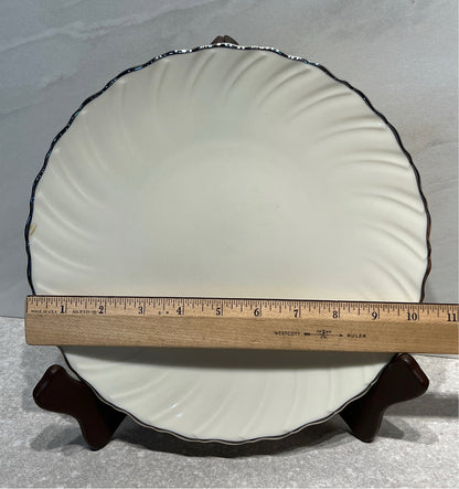 Set of 16 Lenox Weatherly Plates