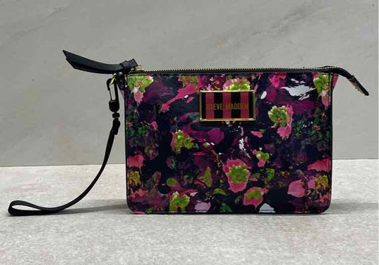 Steve Madden Wristlet