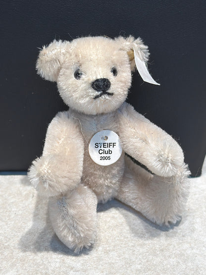 Steiff Club Bear