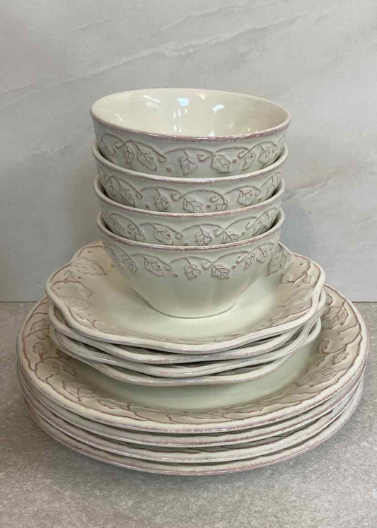 Longaberger Vintage Vine - Place Setting for 4