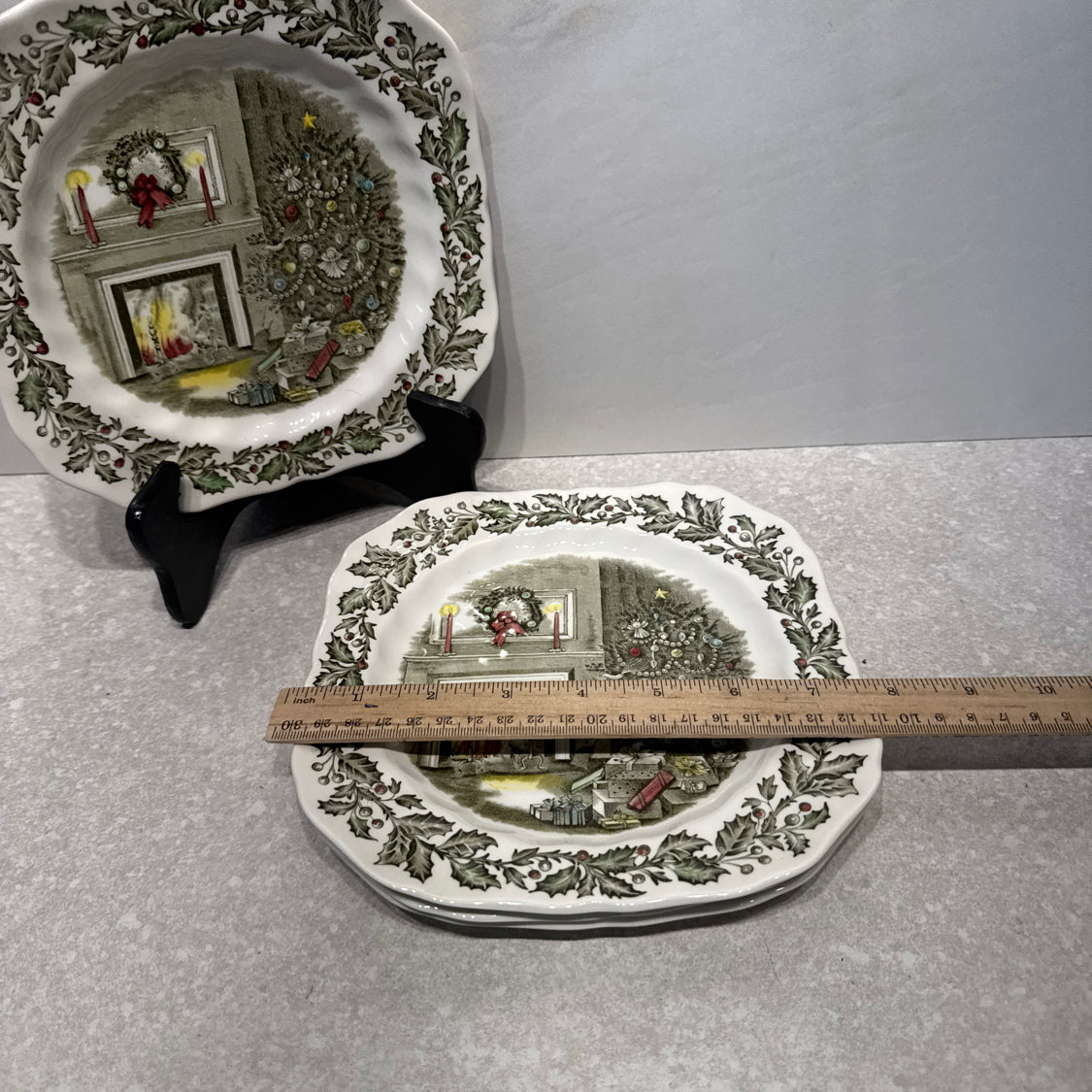 Set of 4 Christmas Plates