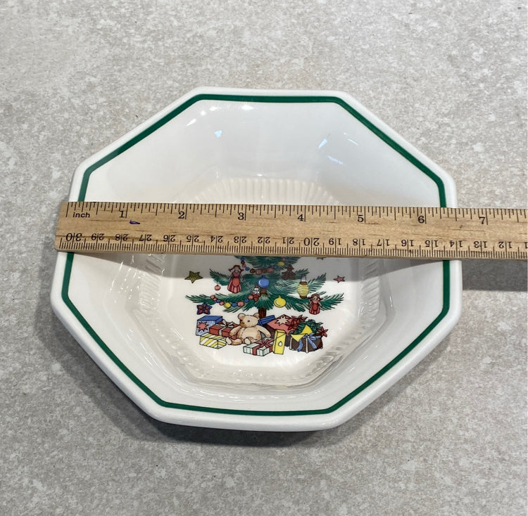 Set of 4 Nikko Bowls