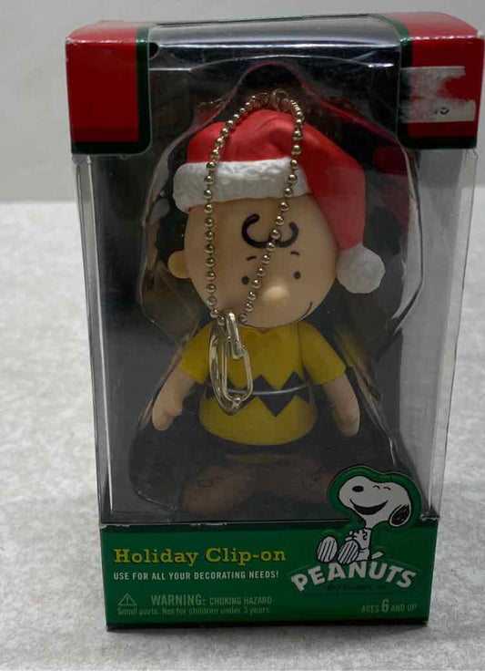 Peanuts Holiday Clip-On