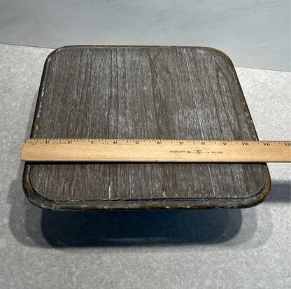 Pedestal Dish