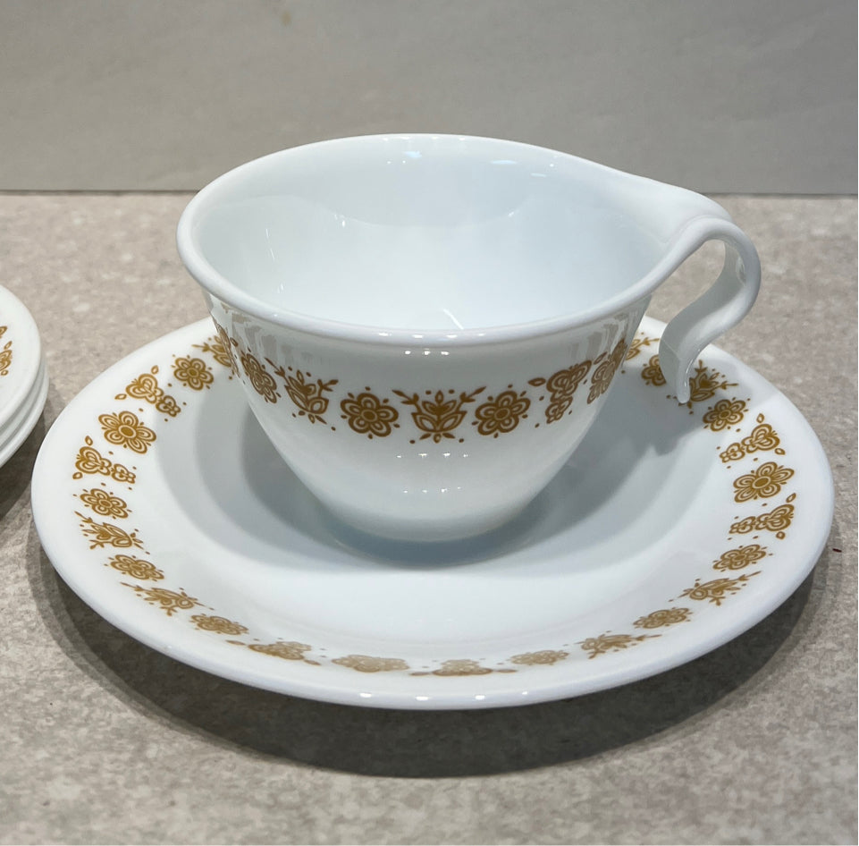Set of 4 Corelle Cups and Saucers
