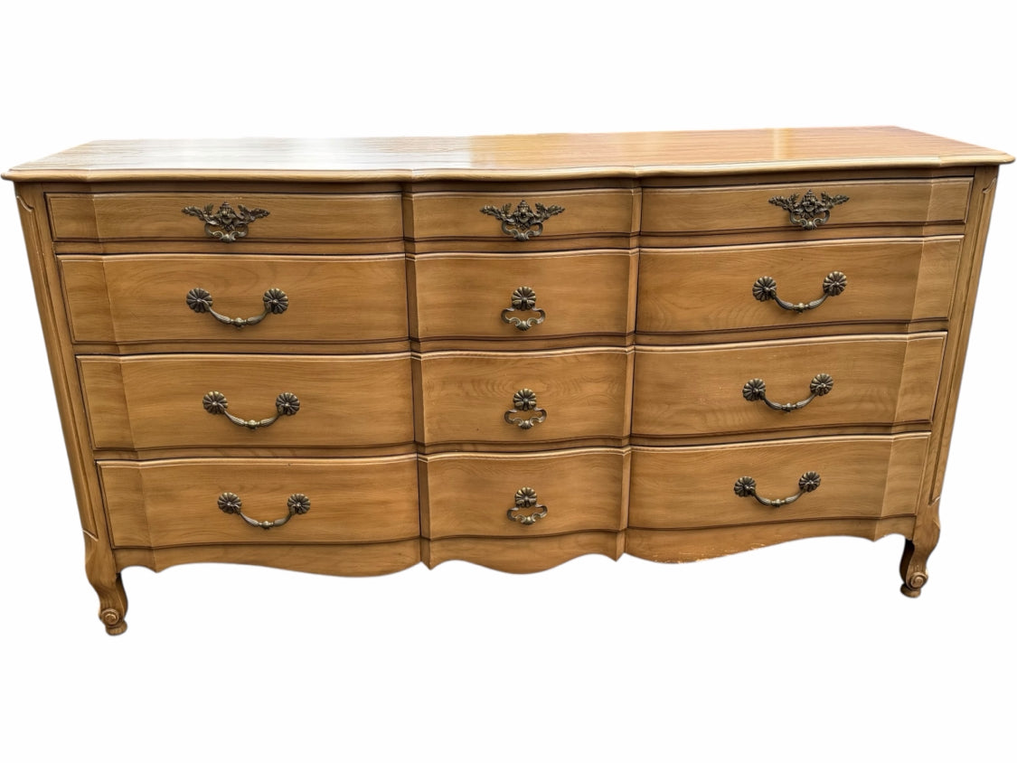 Long Dresser