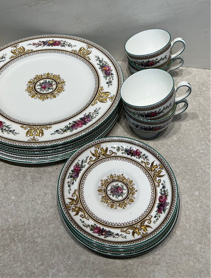 Wedgwood Columbia Enamel Dinnerware Set