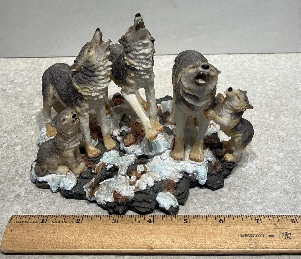 Wolves Figurine