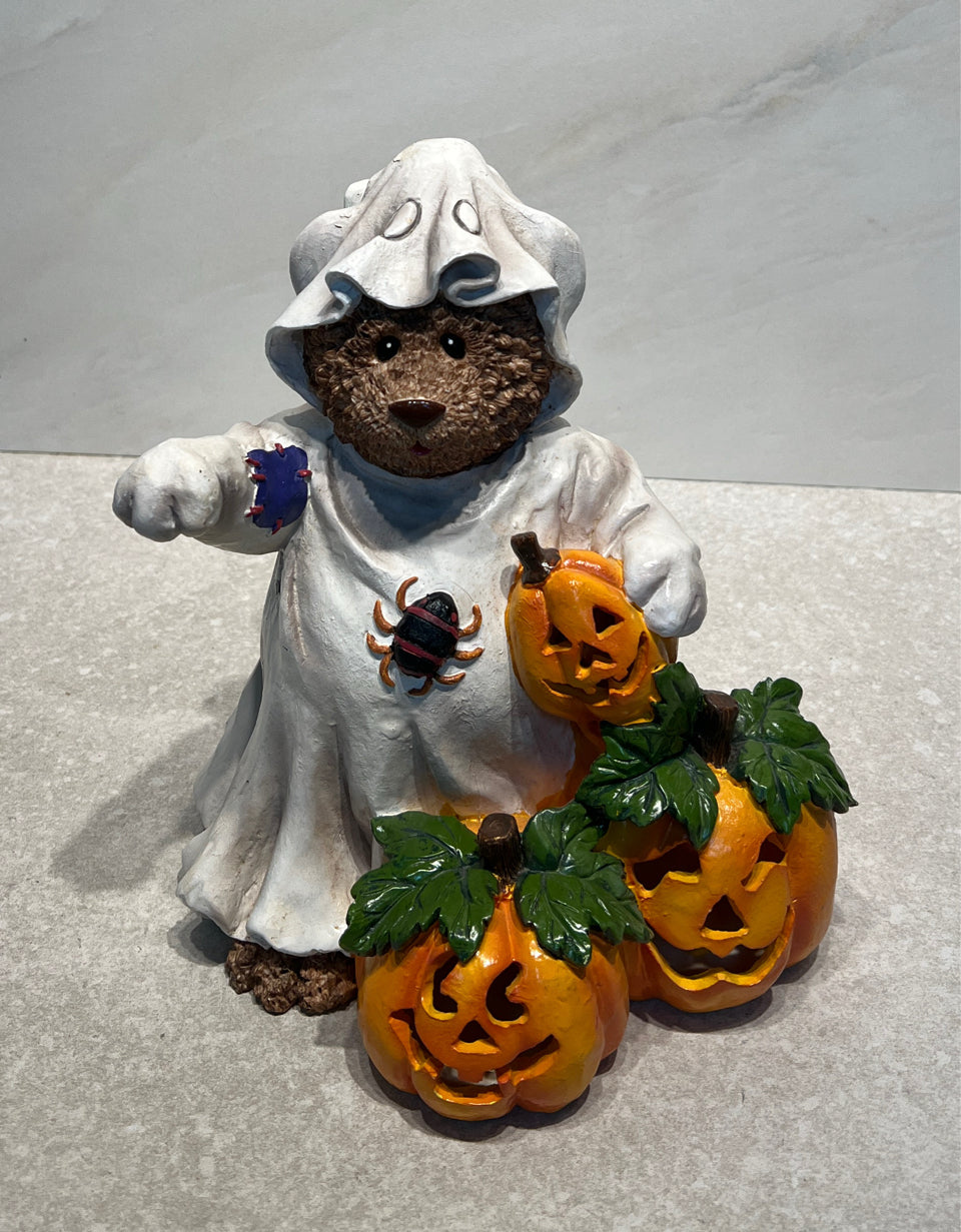 Bear with Pumpkins