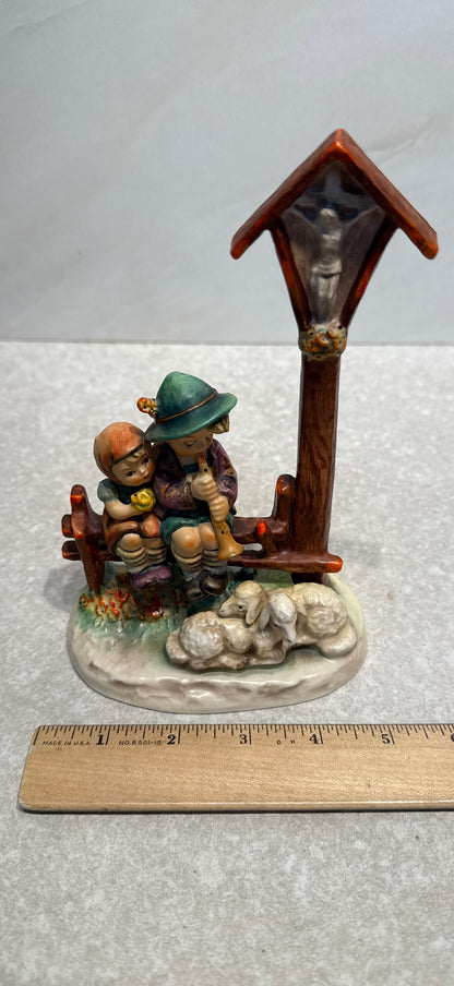 Hummel Wayside Devotion