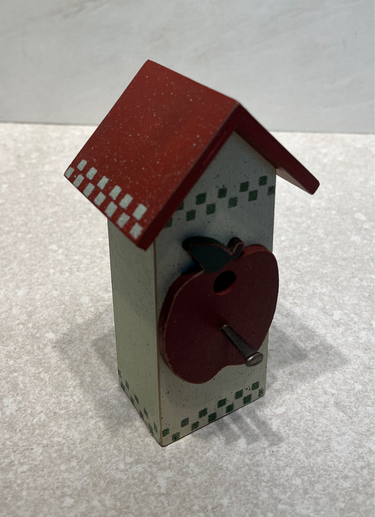 Birdhouse Decor