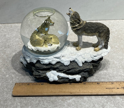 Wolves Snow Globe