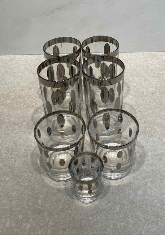 Set of 7 Dorothy Thorpe Glasses