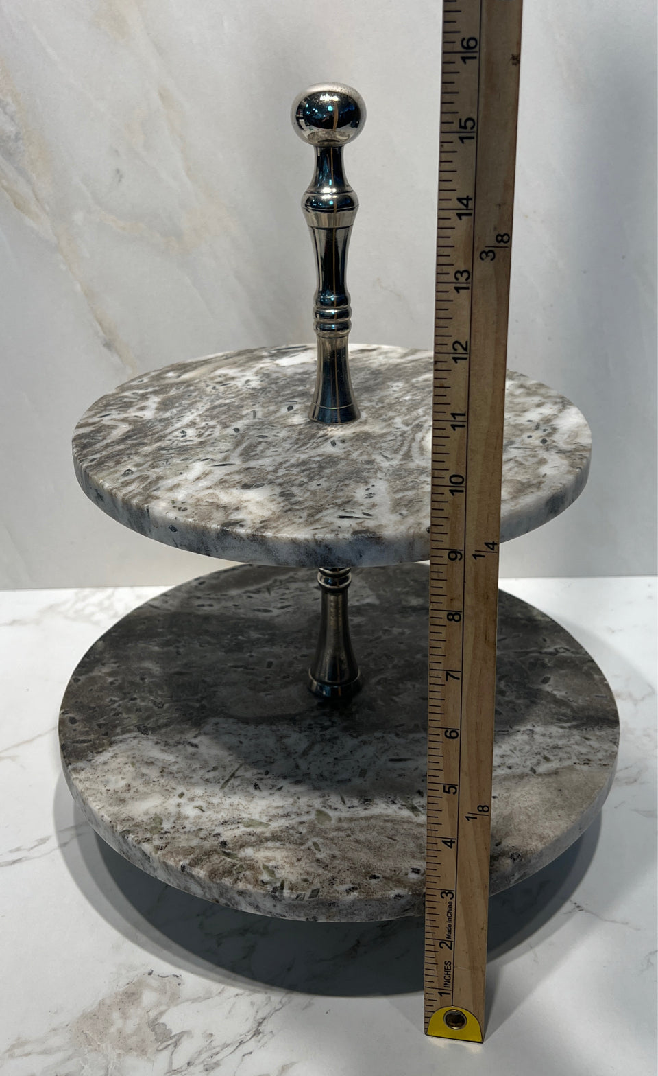 2-Tier Decor