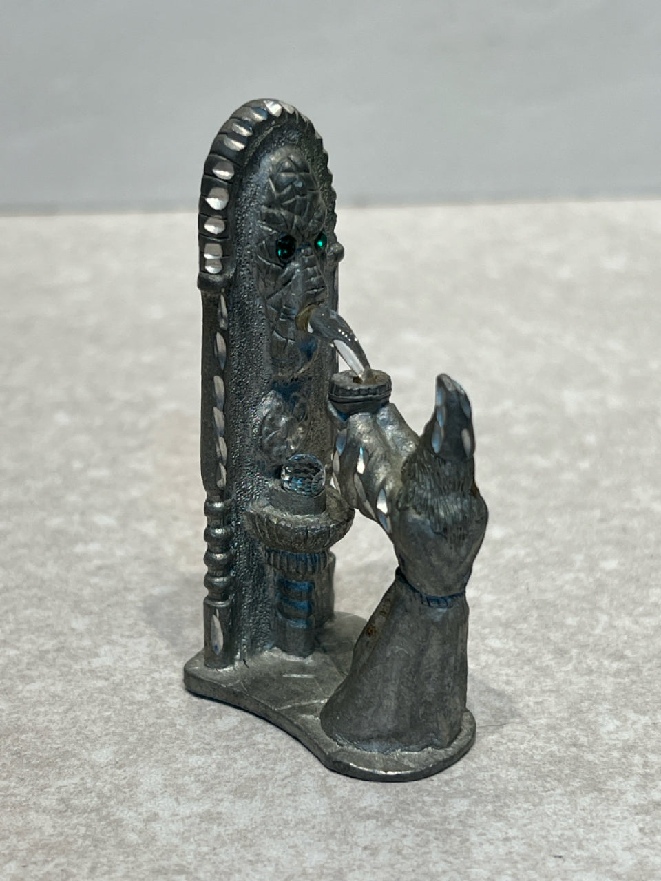 Figurine