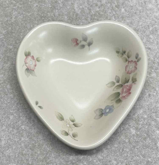 Pfaltzgraff Heart Plate