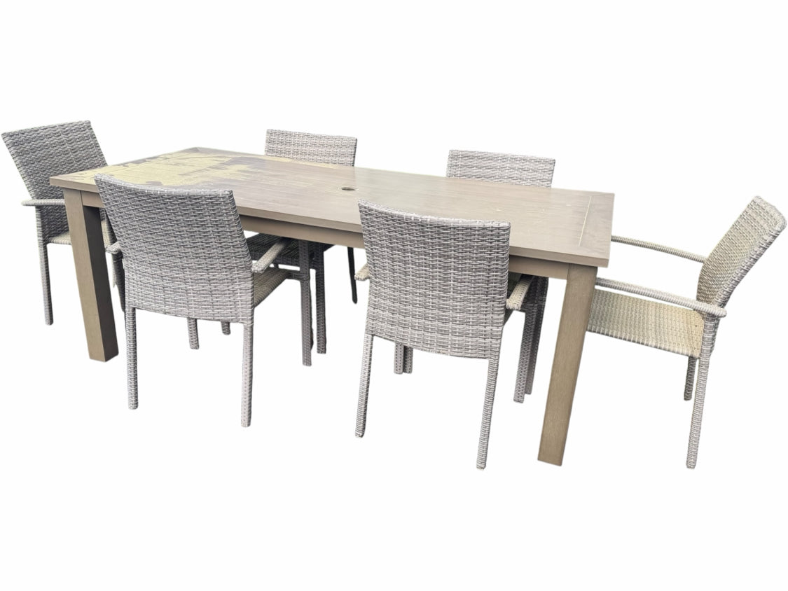 Patio Table and 6 Chairs