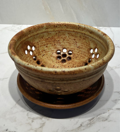 2-Piece Pottery Strainer