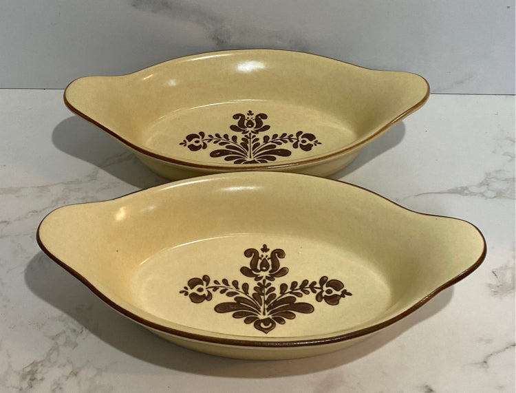 Set of 2 Pfaltzgraff Dishes