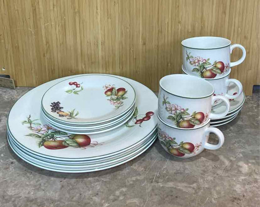 Ashberry Dinnerware Set - 16 Pieces