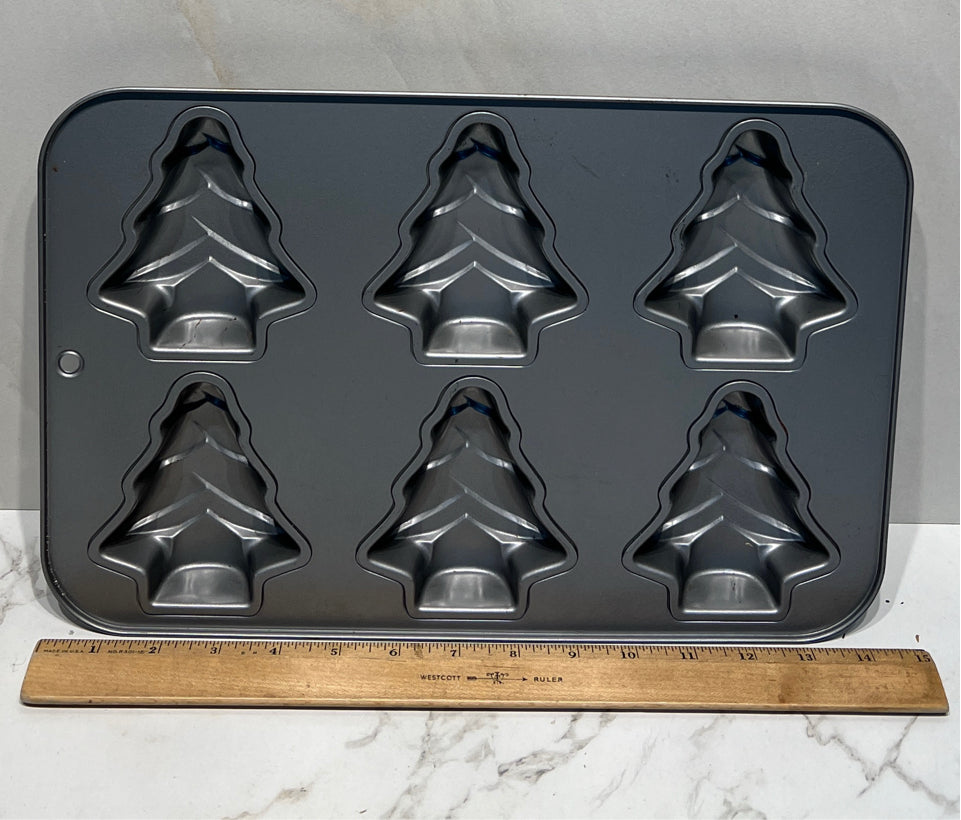 Christmas Baking Tin