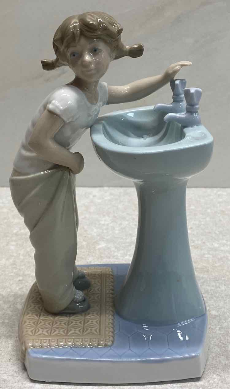 Lladro Figurine