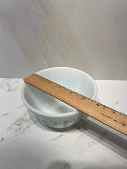 Pyrex Bowl 401