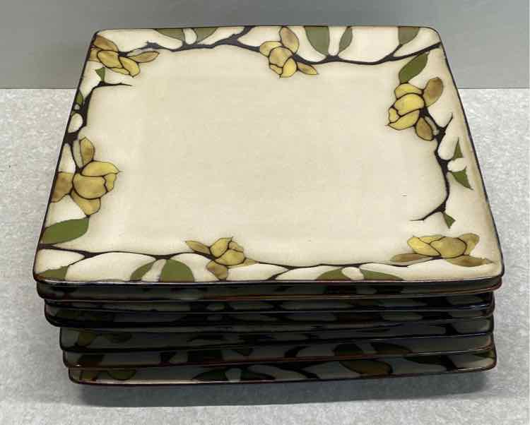 Set of 8 Plates